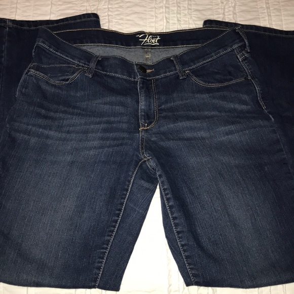 Old Navy Pants - Old Navy Flirt jeans 10 Regular euc